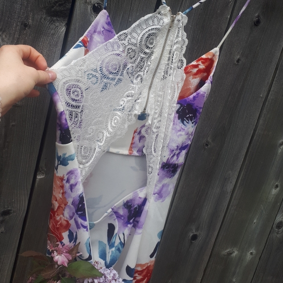 Floral Lace Back Summer Dress 🌸 - Picture 2 of 4